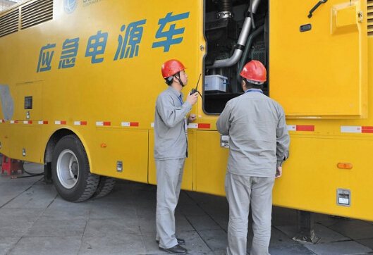 排浦镇如何清理被灰尘覆盖的机油散热器？